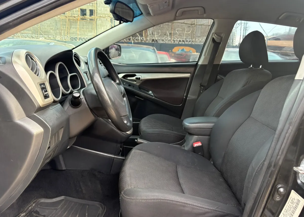 Super clean Pontiac vibe 2010 model for sale - Image 2