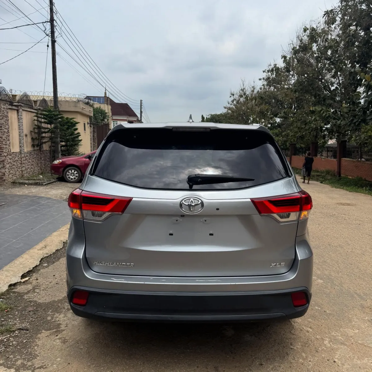 Hybrid Toyota Highlander - Image 5