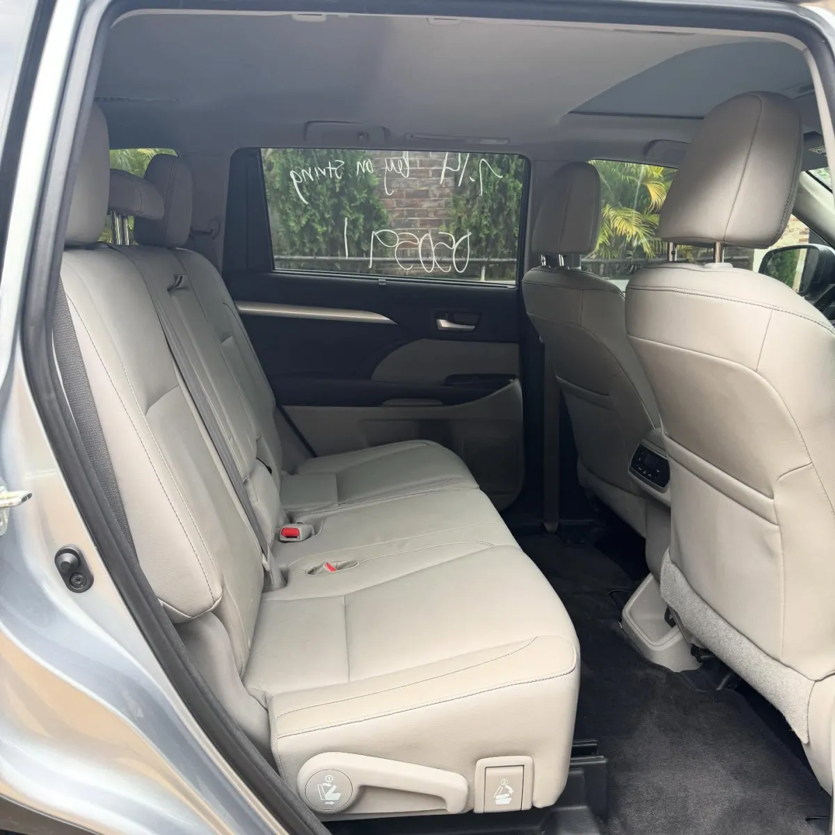 Hybrid Toyota Highlander - Image 7
