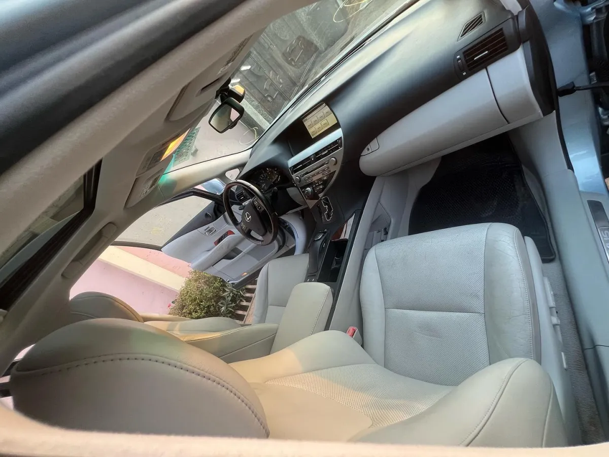 2010 Lexus RX 350 model - Image 7