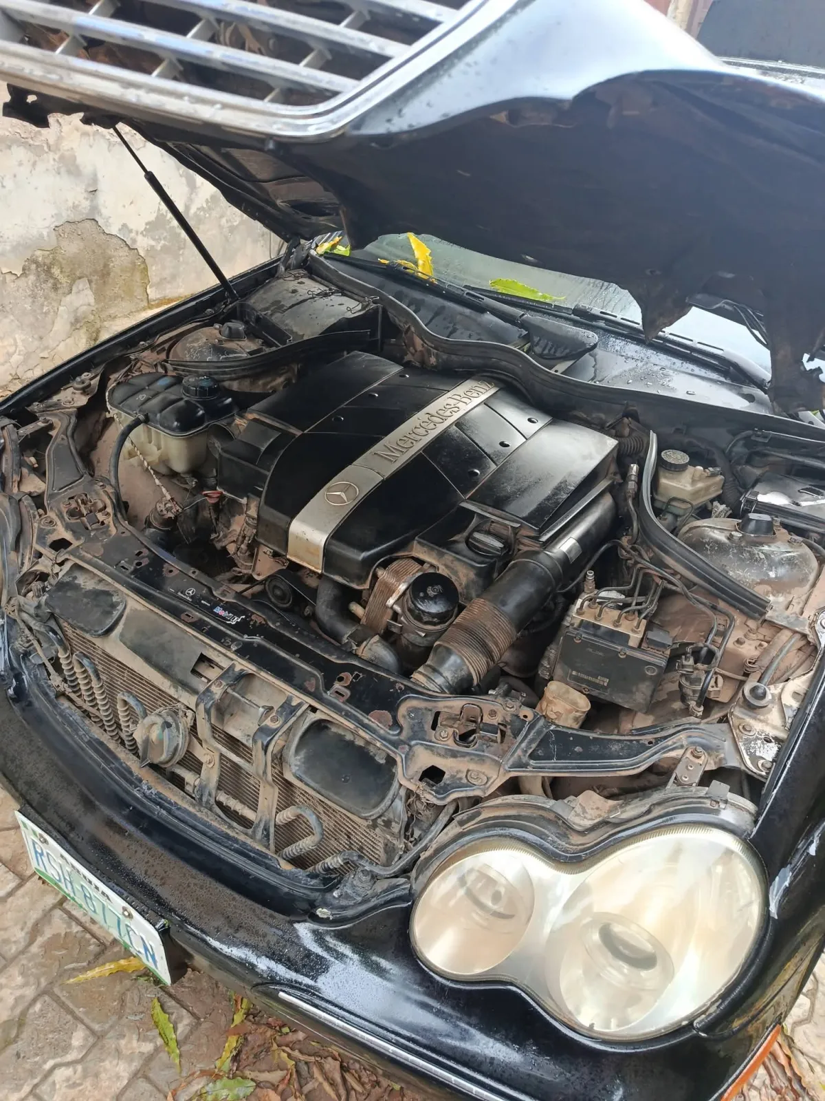 Neatly Used Benz 240 2000 - Image 5