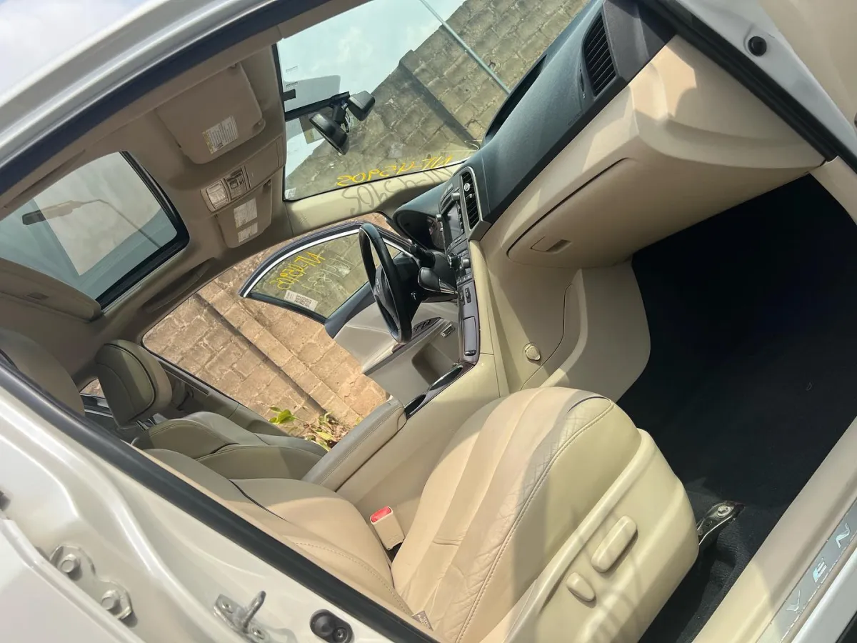 Model2010 toyota venza - Image 8