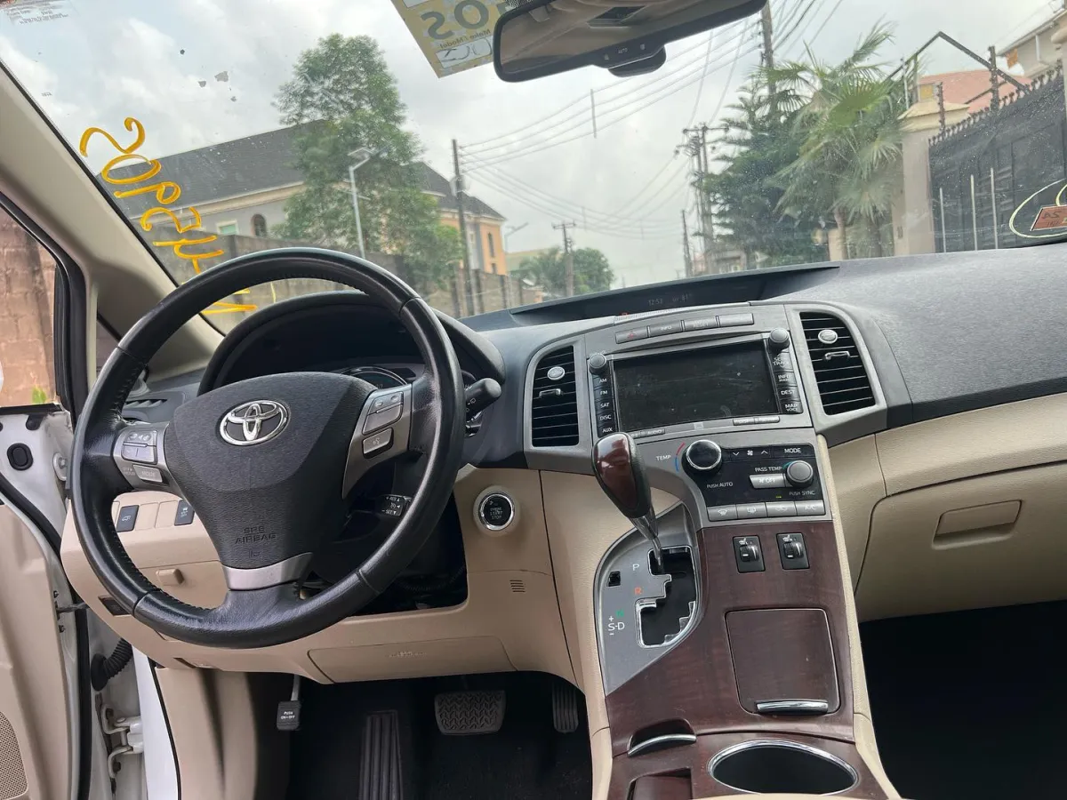 Model2010 toyota venza - Image 9