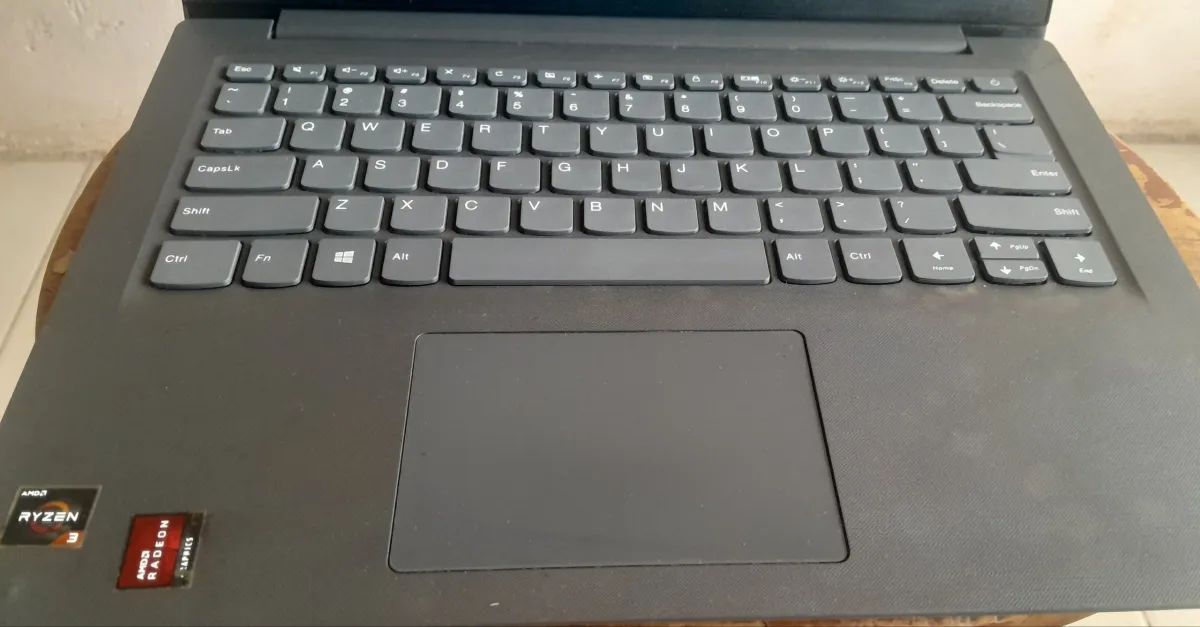 Lenovo V14-ADA Ryzen 3 3250U 8GB RAM 1TB HDD - Image 3
