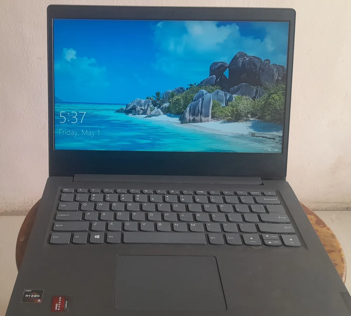 Lenovo V14-ADA Ryzen 3 3250U 8GB RAM 1TB HDD - Image 1