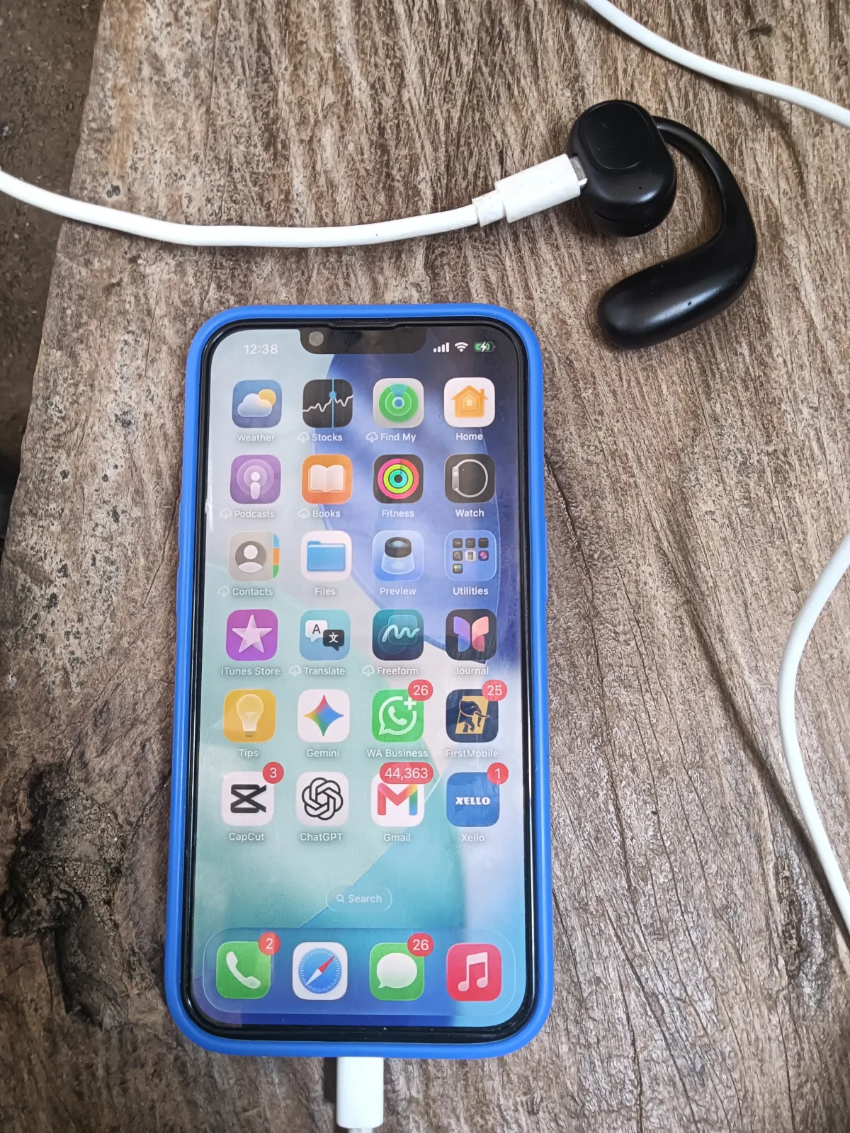 iPhone 13 128GB - Image 1