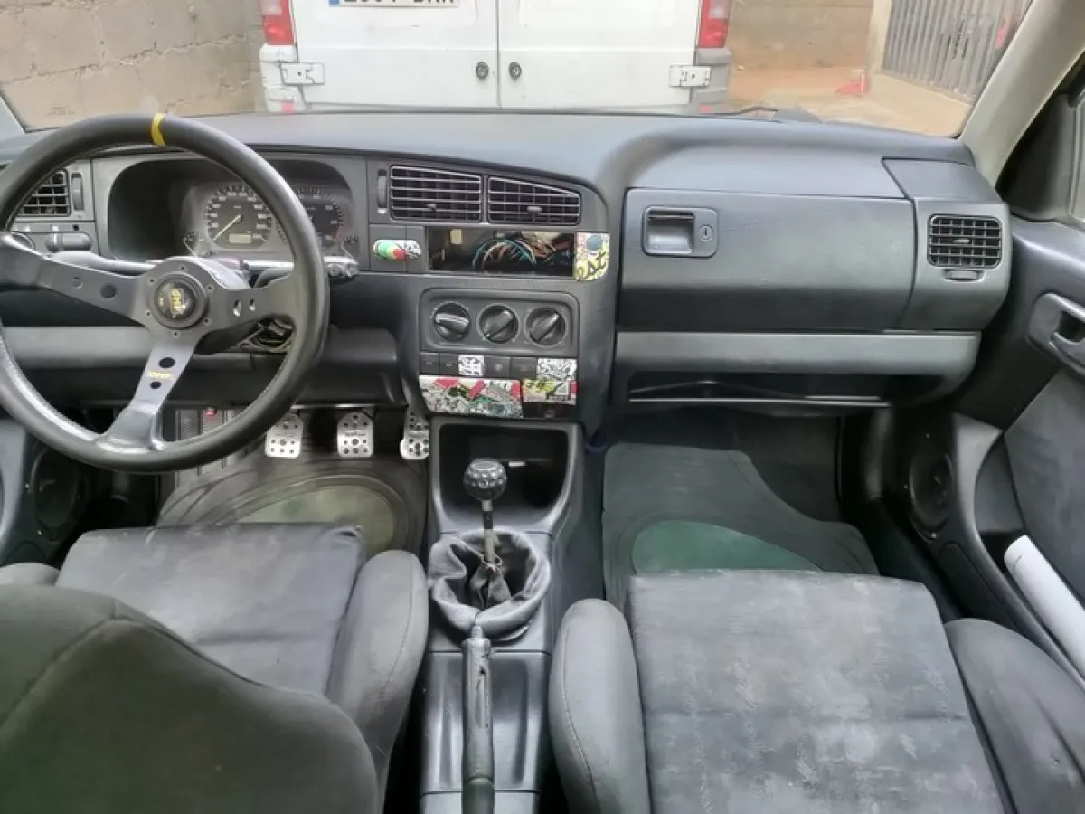 Black Volkswagen golf3 used - Image 4