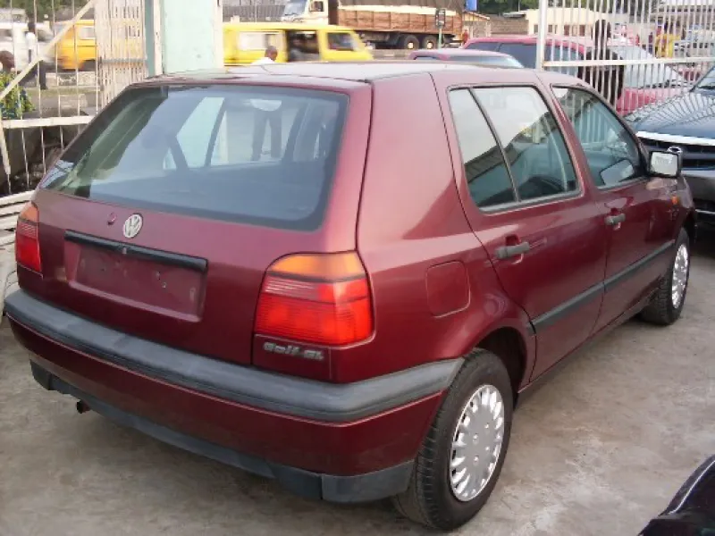 Clean red Volkswagen golf3