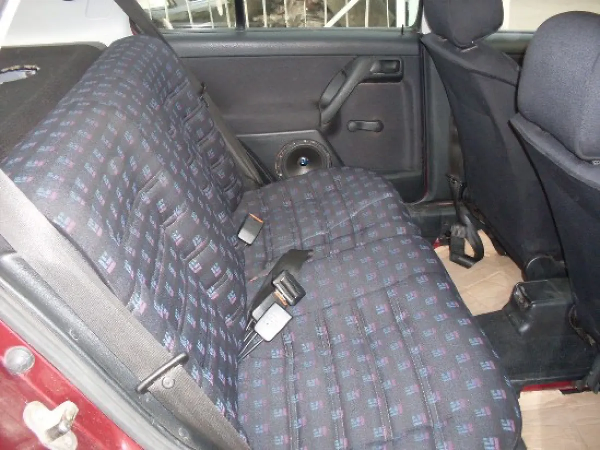 Clean red Volkswagen golf3 - Image 3