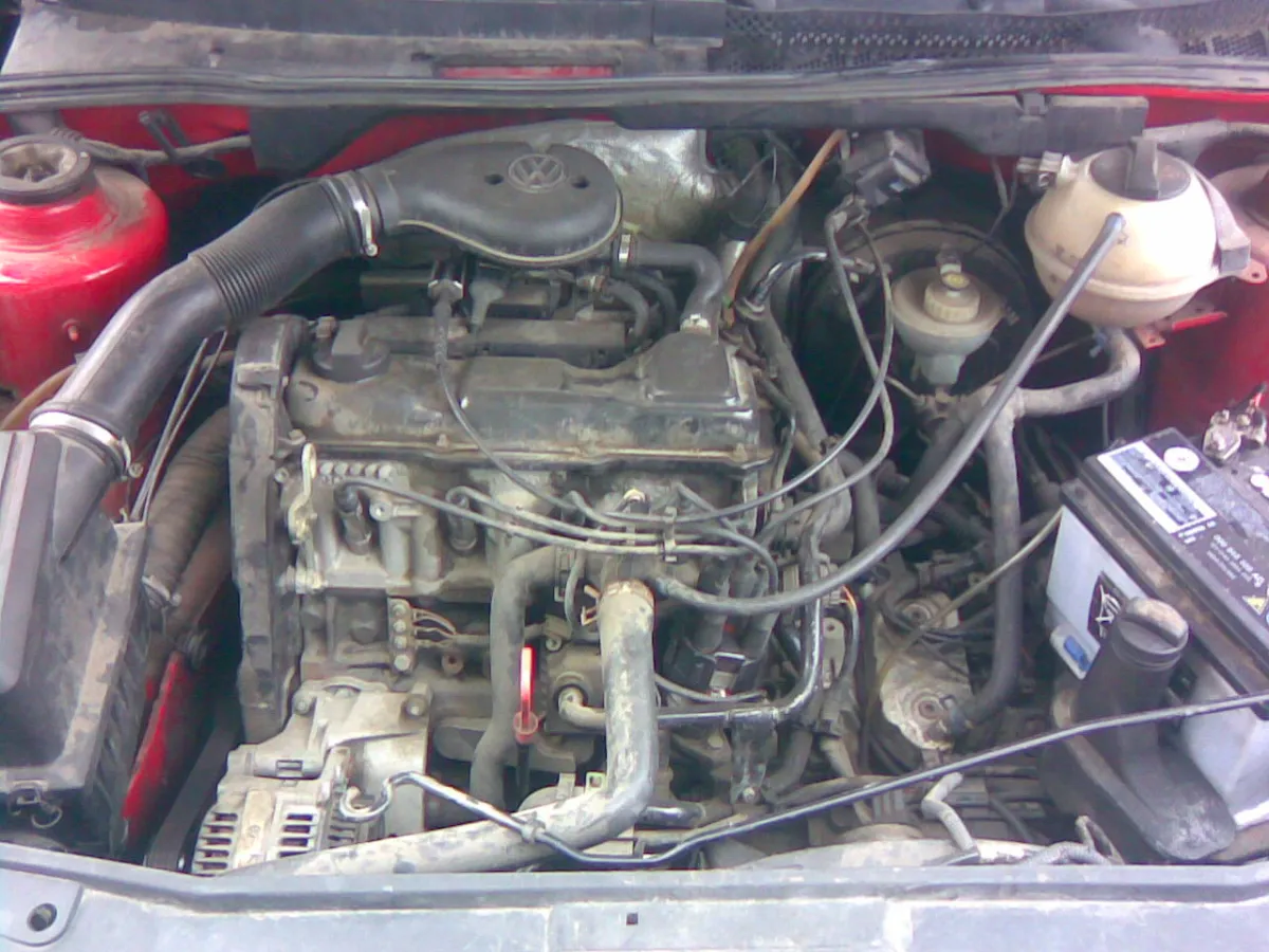 Neatly used Volkswagen Golf3 - Image 4