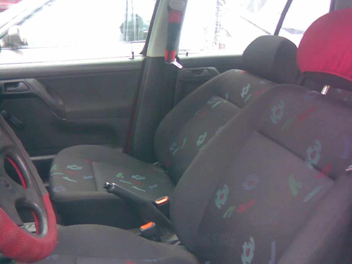 Neatly used Volkswagen Golf3 - Image 7