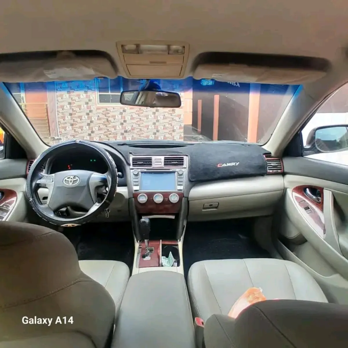 Very sharp Toyota Camry - Image 4