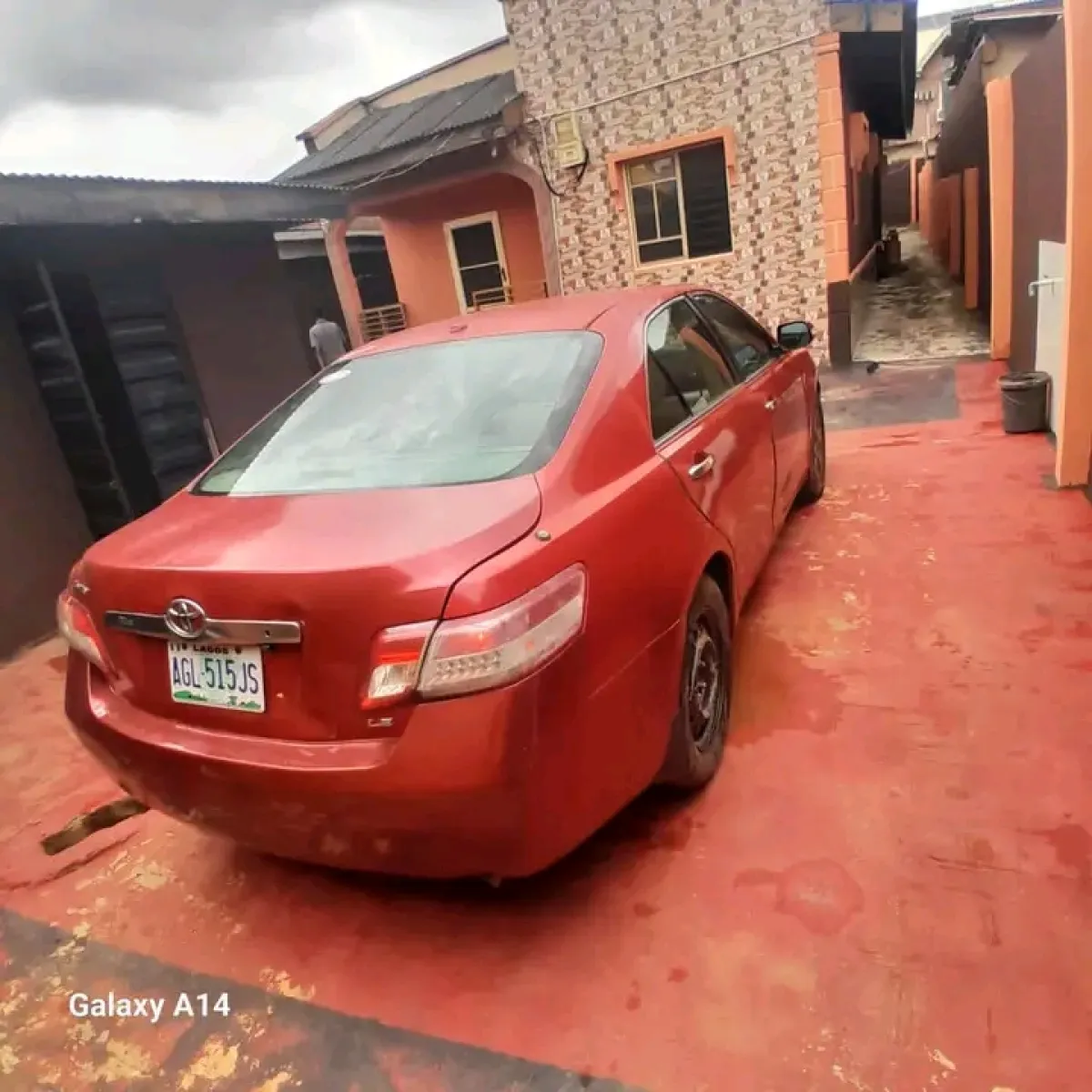Very sharp Toyota Camry - Image 6