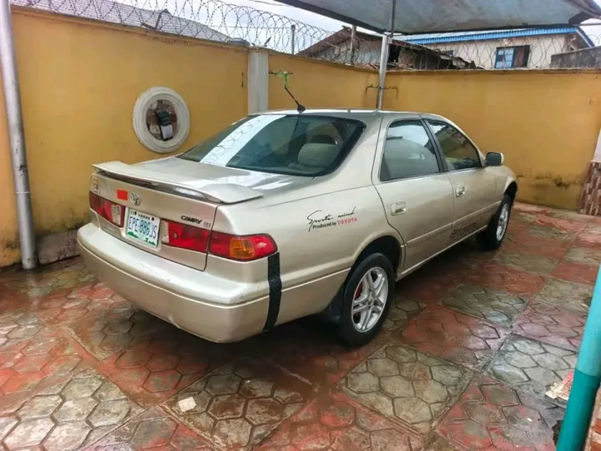 Super clean Toyota Camry for sale - Image 7