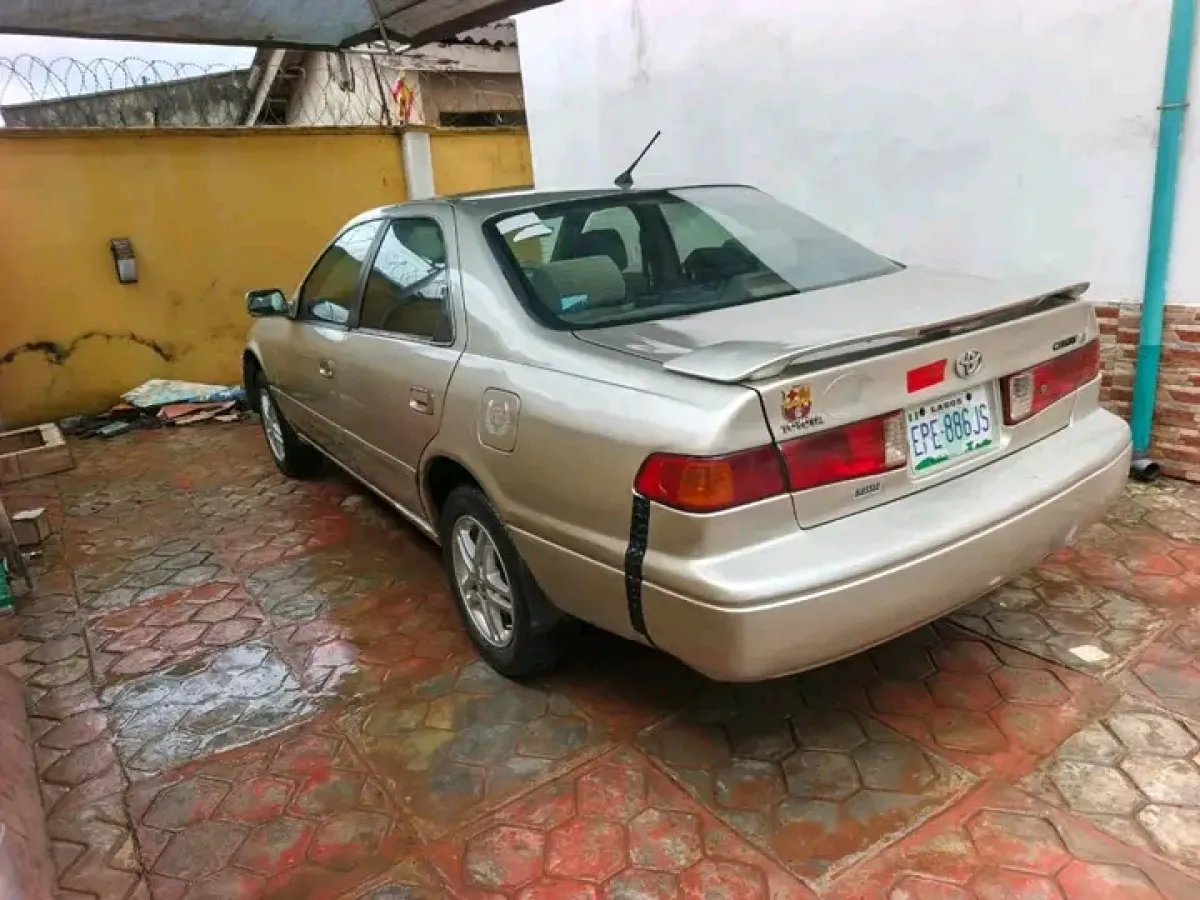 Super clean Toyota Camry for sale - Image 5