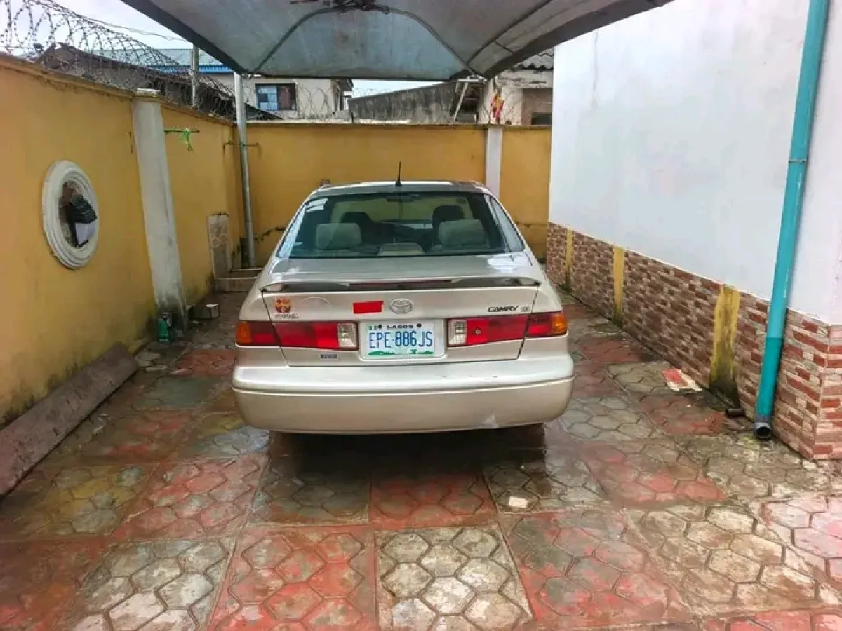 Super clean Toyota Camry for sale - Image 6
