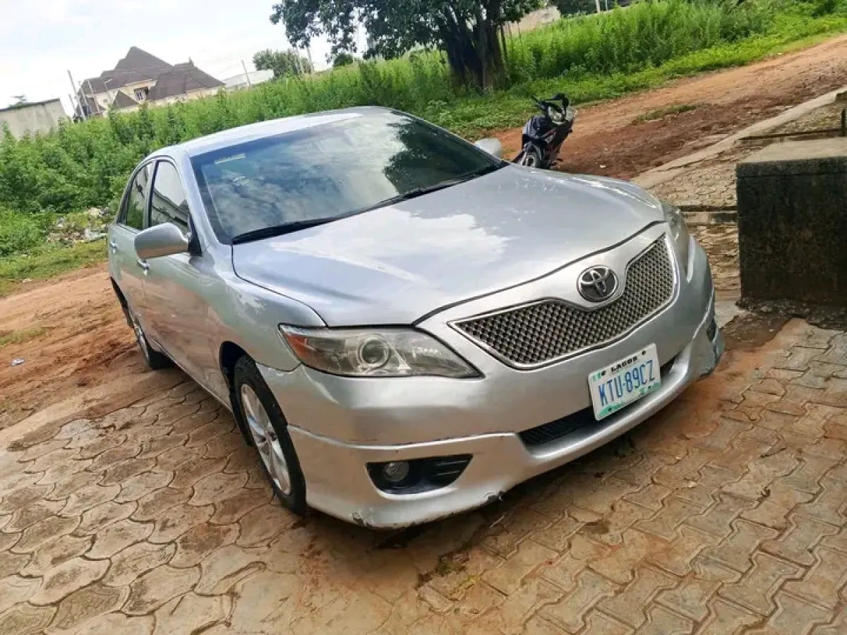 Sparkling Toyota Camry for sale - Image 2