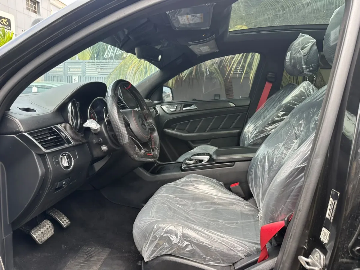 Clean 2018 mercedes-benz GLE63 s black on black 68. 5M - Image 2