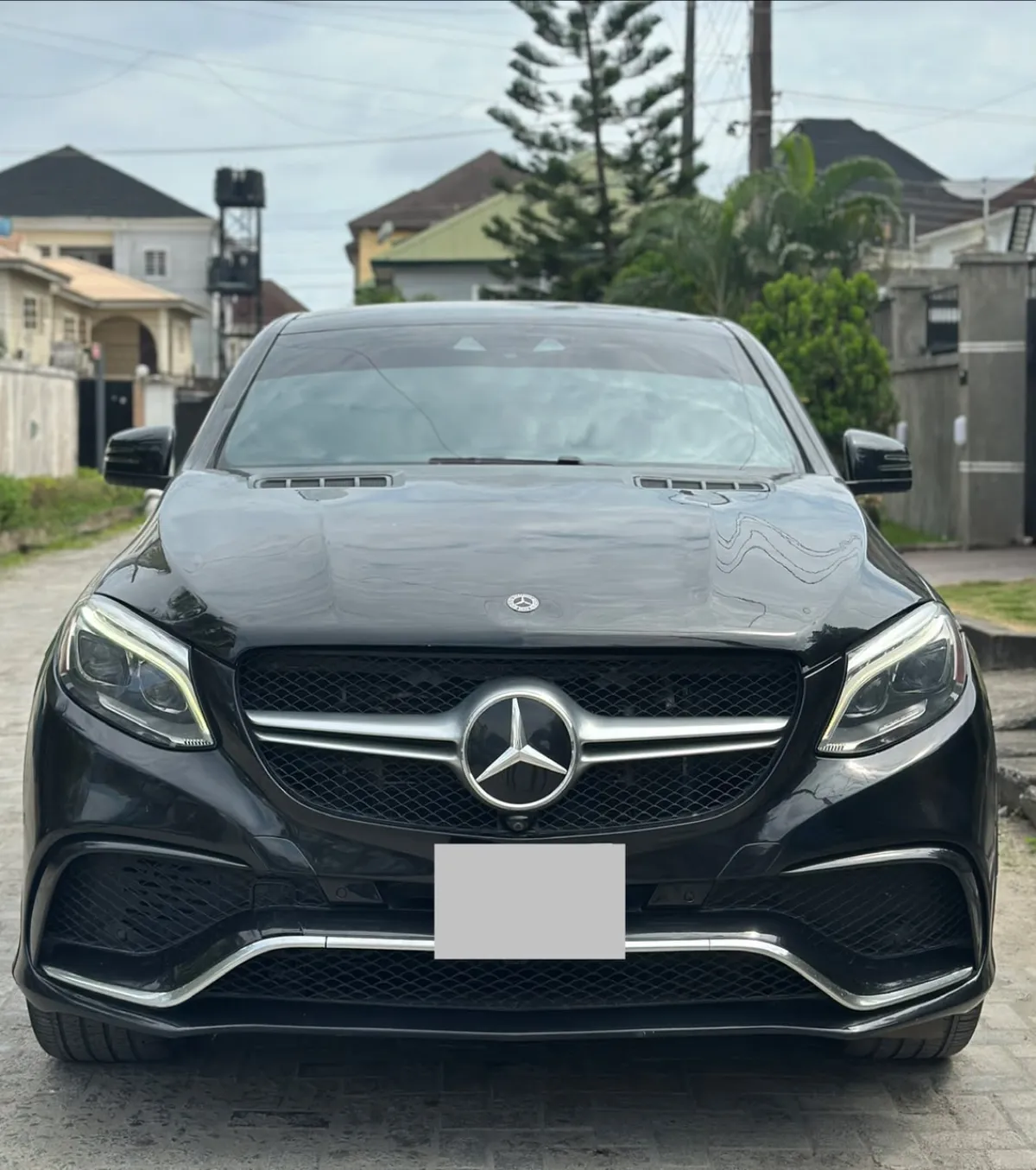 Clean 2018 mercedes-benz GLE63 s black on black 68. 5M - Image 5