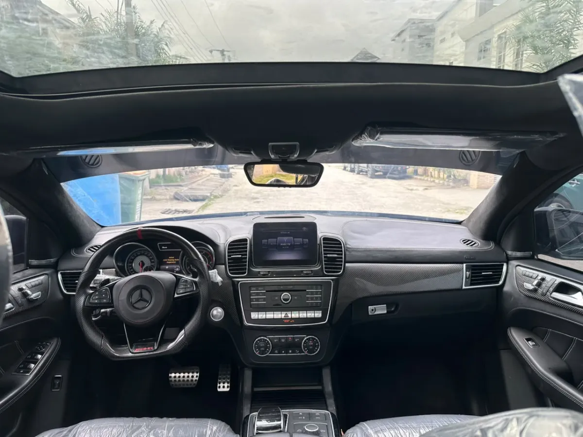 Clean 2018 mercedes-benz GLE63 s black on black 68. 5M - Image 9