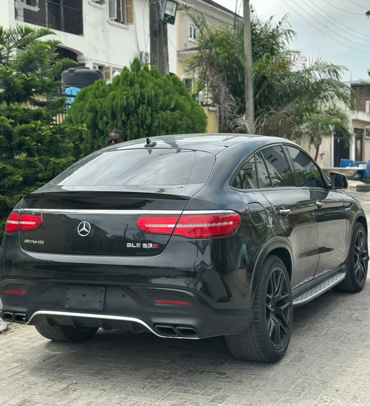 Clean 2018 mercedes-benz GLE63 s black on black 68. 5M - Image 10