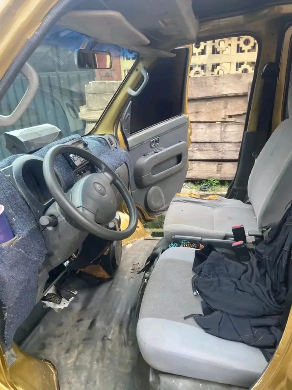 Clean mini bus for sale - Image 3