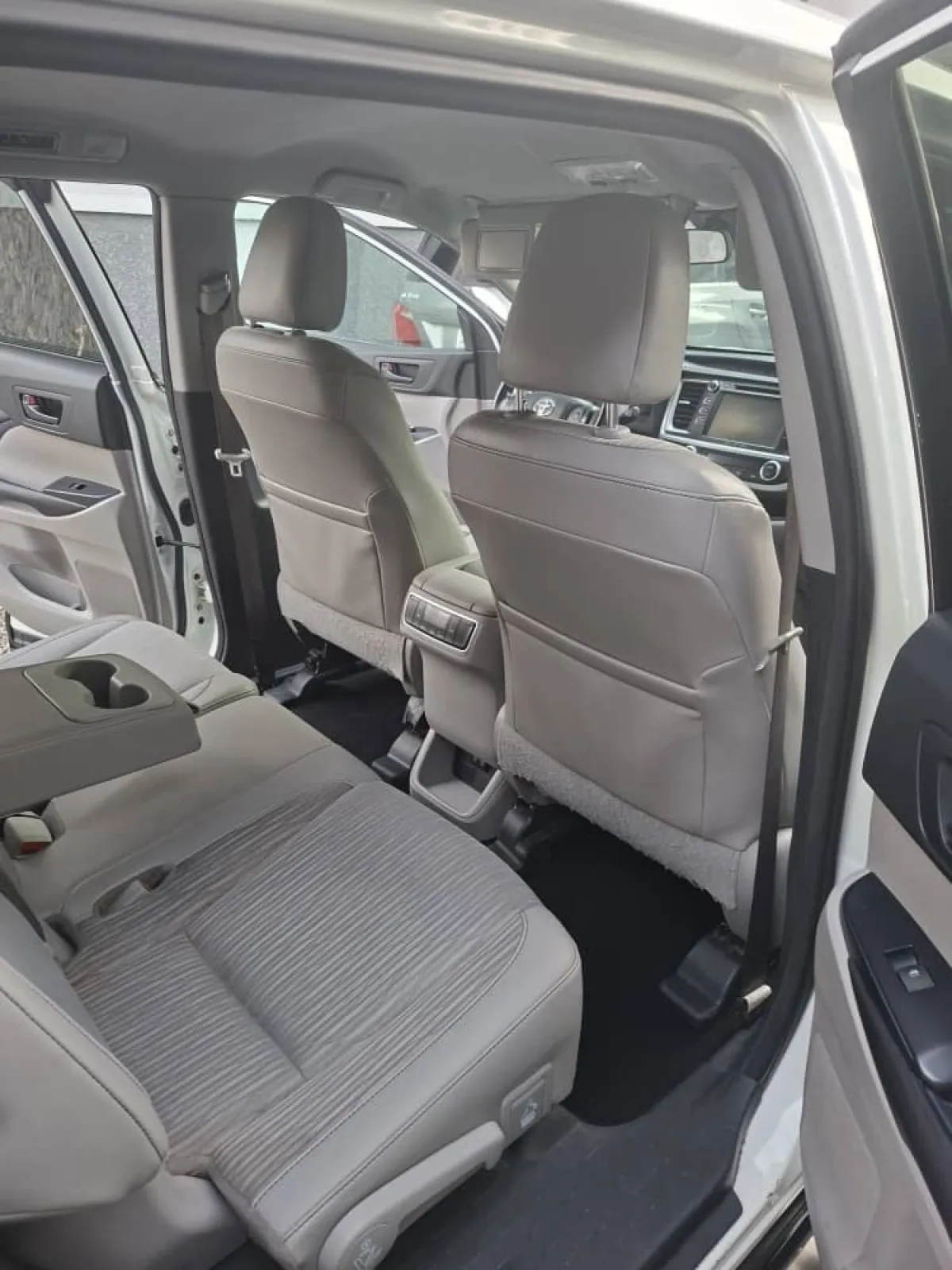 Foreign Used 2017 Toyota Highlander LE AWD Accident Free - Image 5