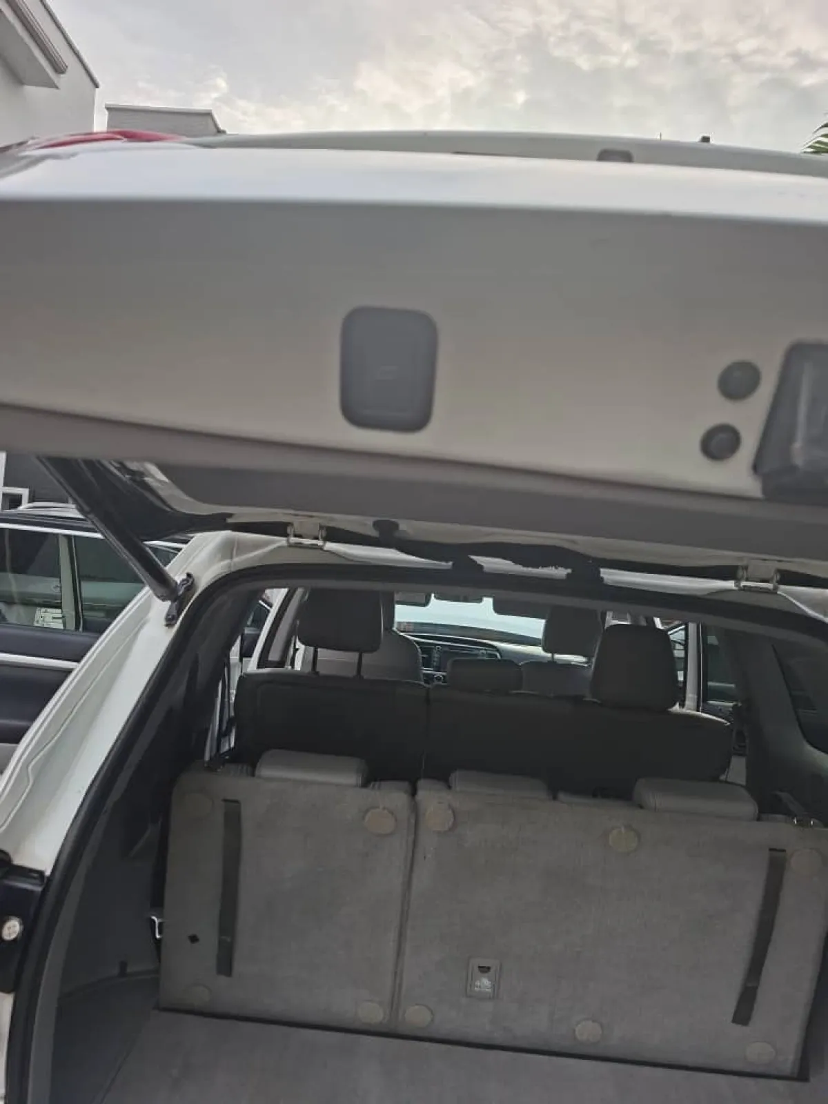 Foreign Used 2017 Toyota Highlander LE AWD Accident Free - Image 7