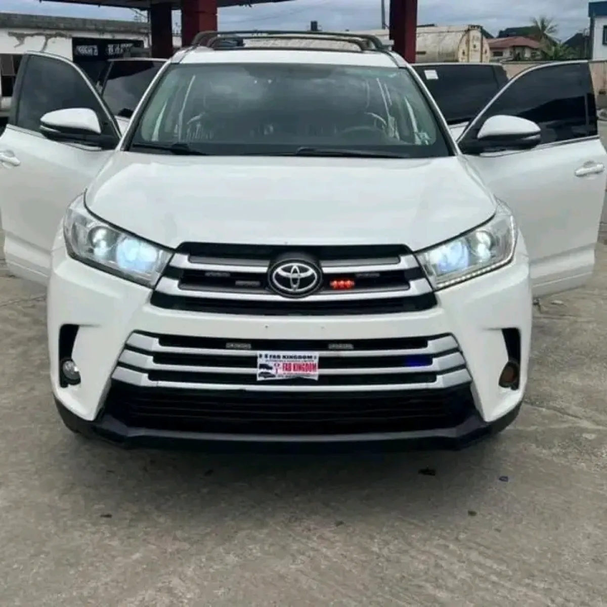 Toyota Highlander - Image 1