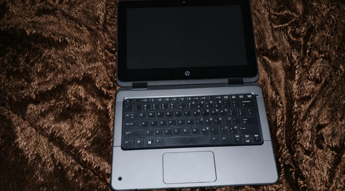 Laptop - Image 1