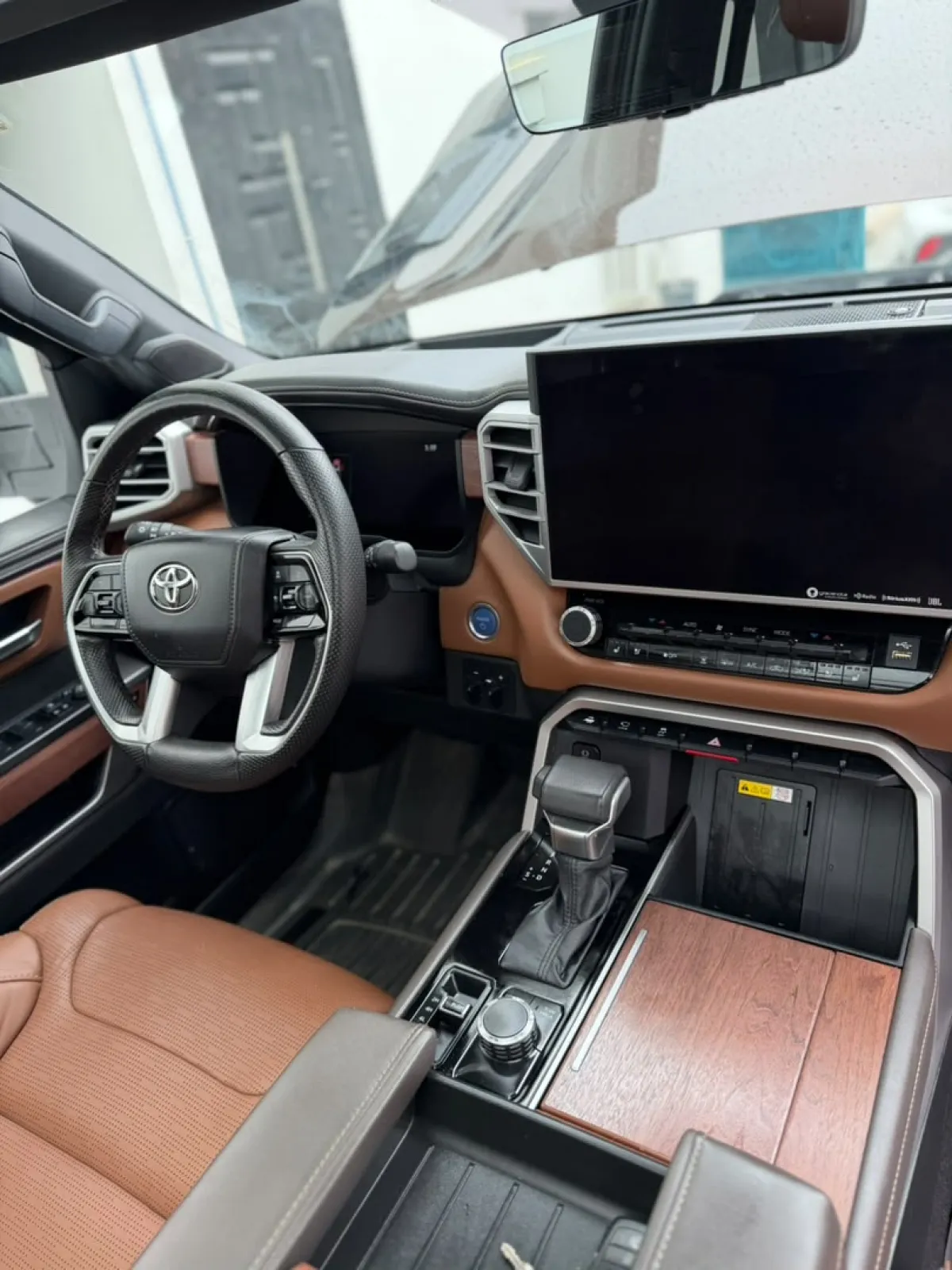 2023 Toyota tundra 1794 edition - Image 6