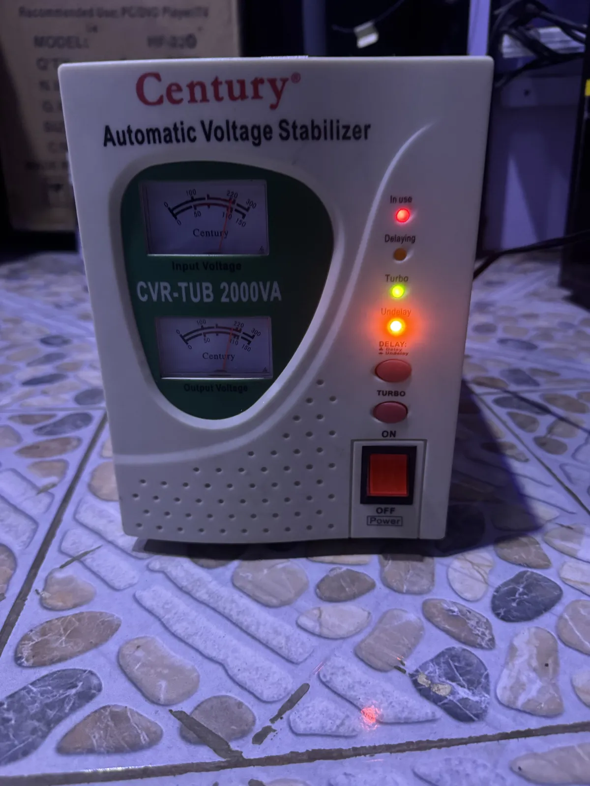 2000w Automatic Voltage Stabilizer - Works perfectly - Image 2