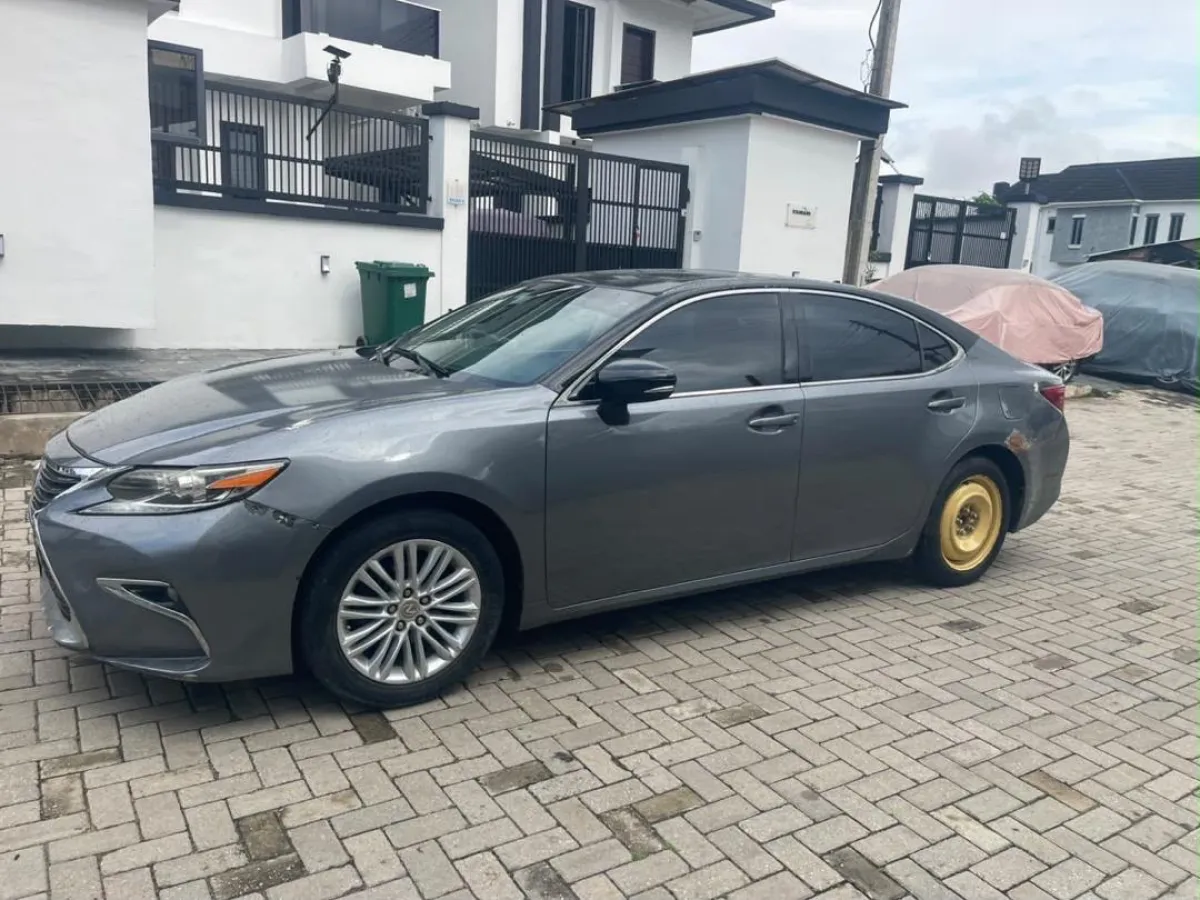 Clean First Body 2014 Lexus ES350(2024 Entry)Full Option - Image 8