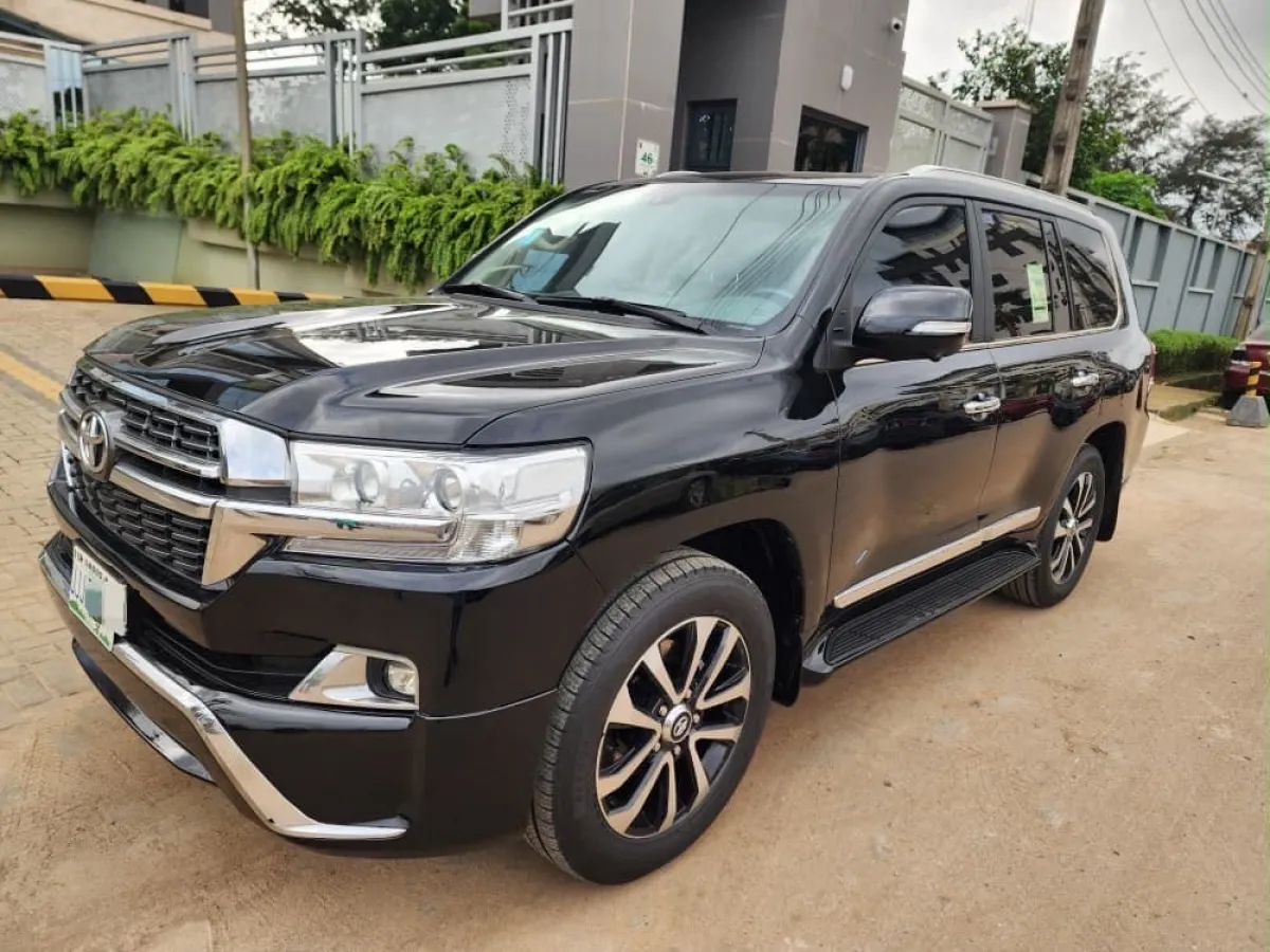 Extremely Clean 2019 Toyota LandCruiser GX. R - Image 1