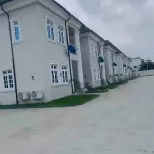 Mini estate for sale (19Units)