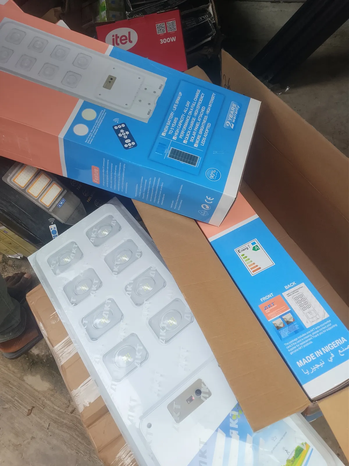 200W akt solar street lamp - Image 4