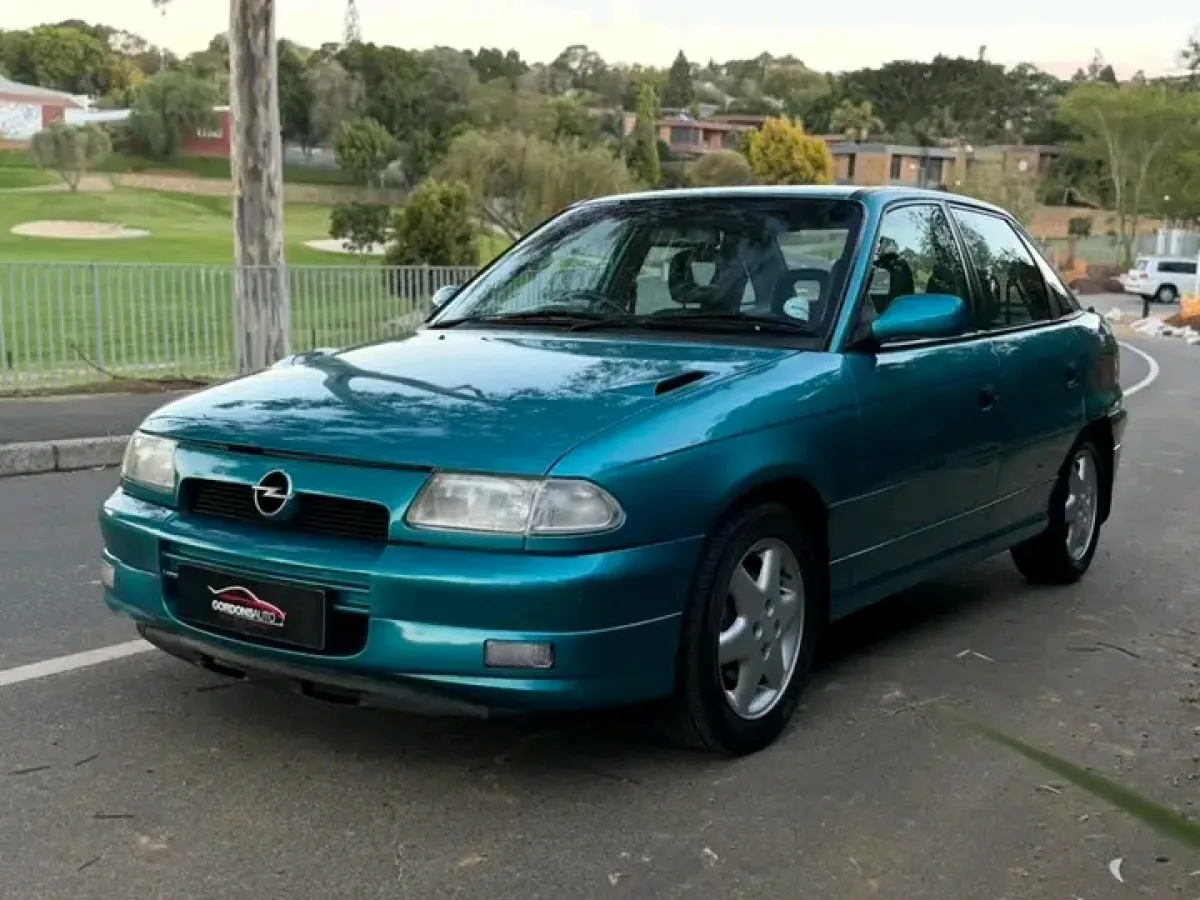 Sharp Opel astra for sale - Image 2