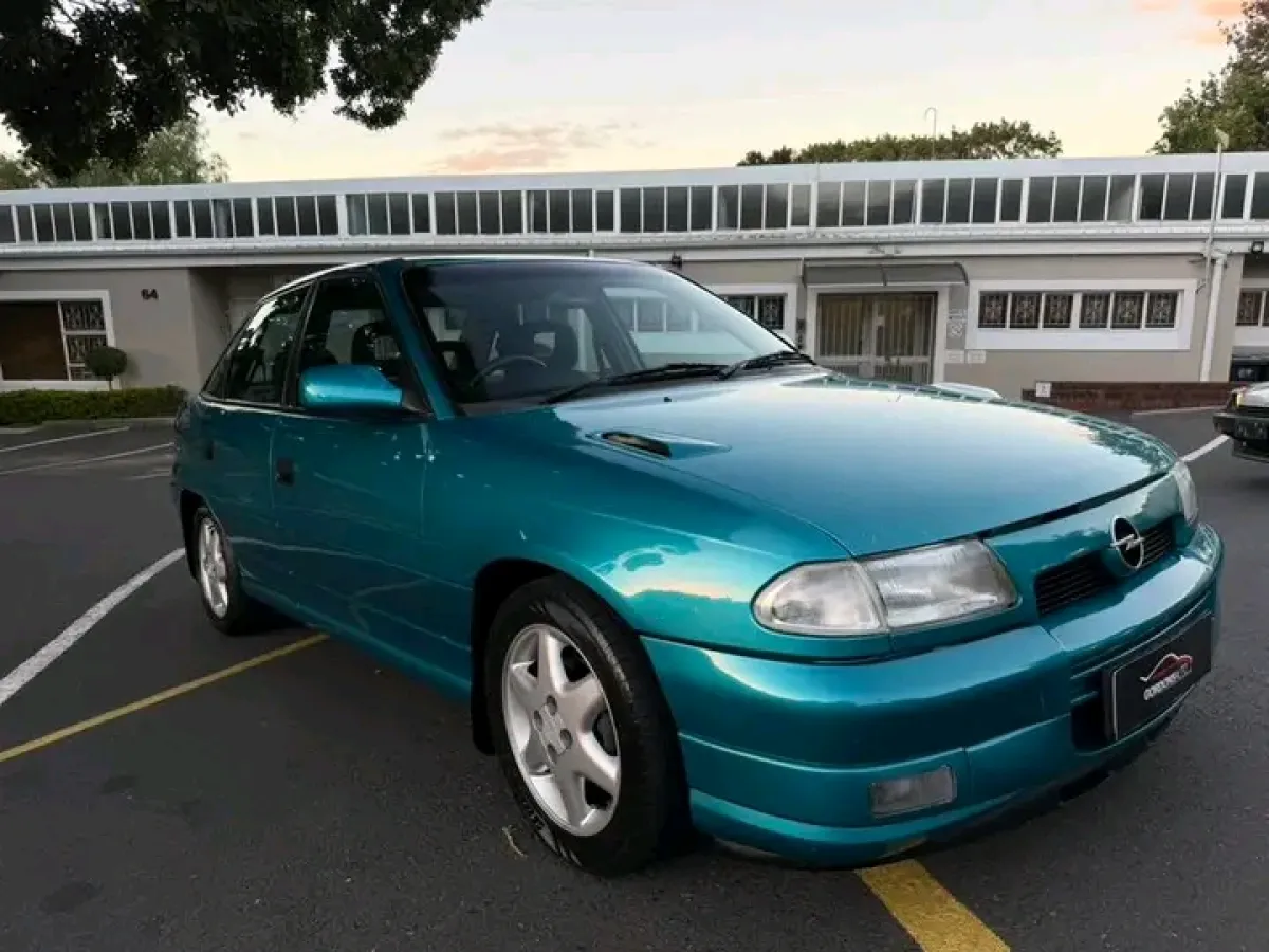 Sharp Opel astra for sale - Image 3