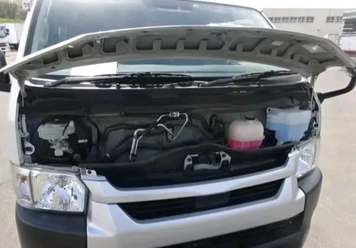Toyota Hiace - Image 3
