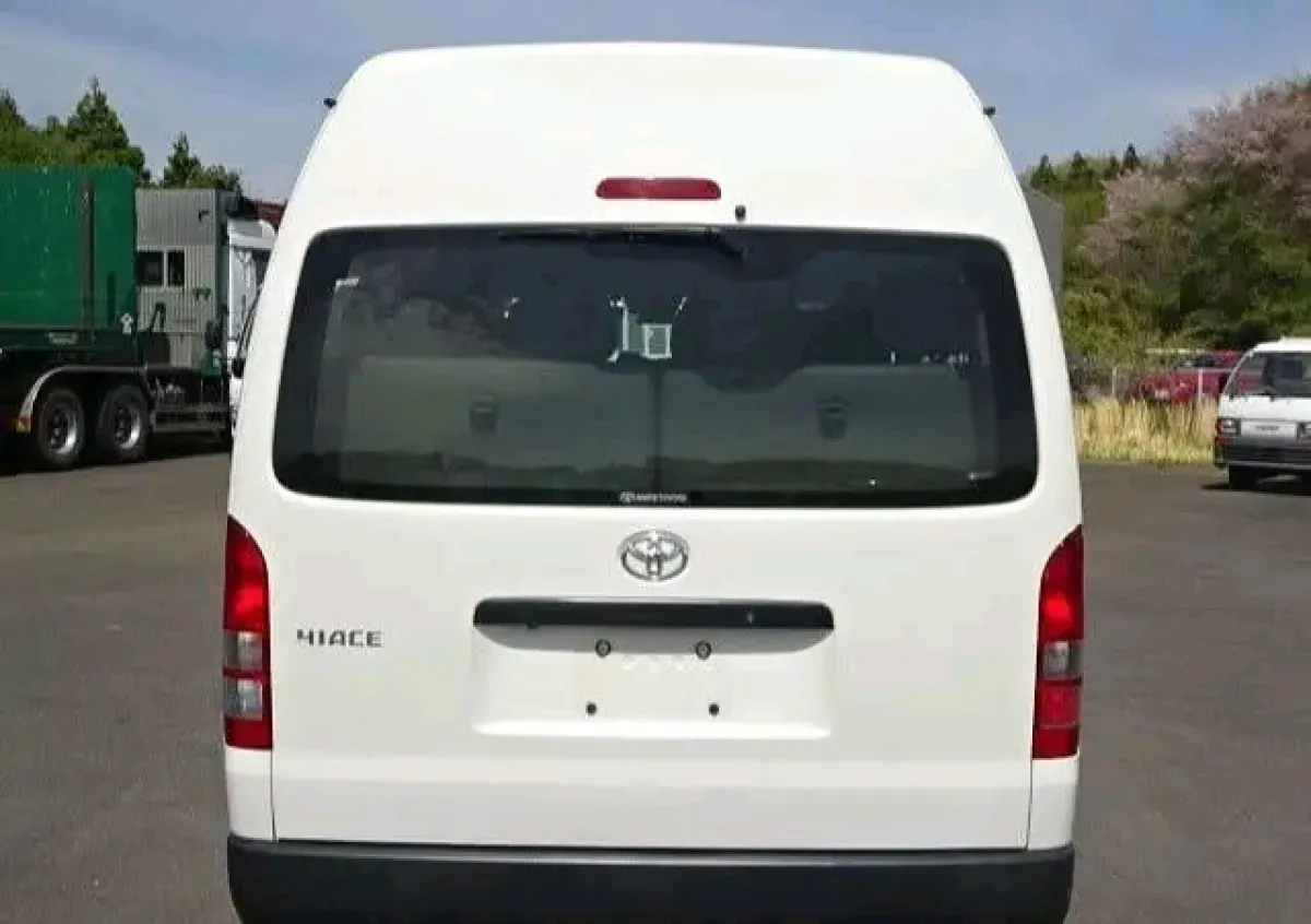 Toyota Hiace - Image 4