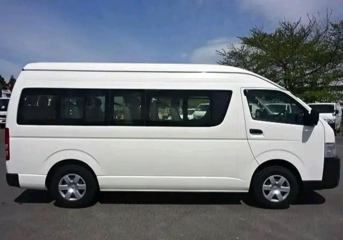 Toyota Hiace - Image 6