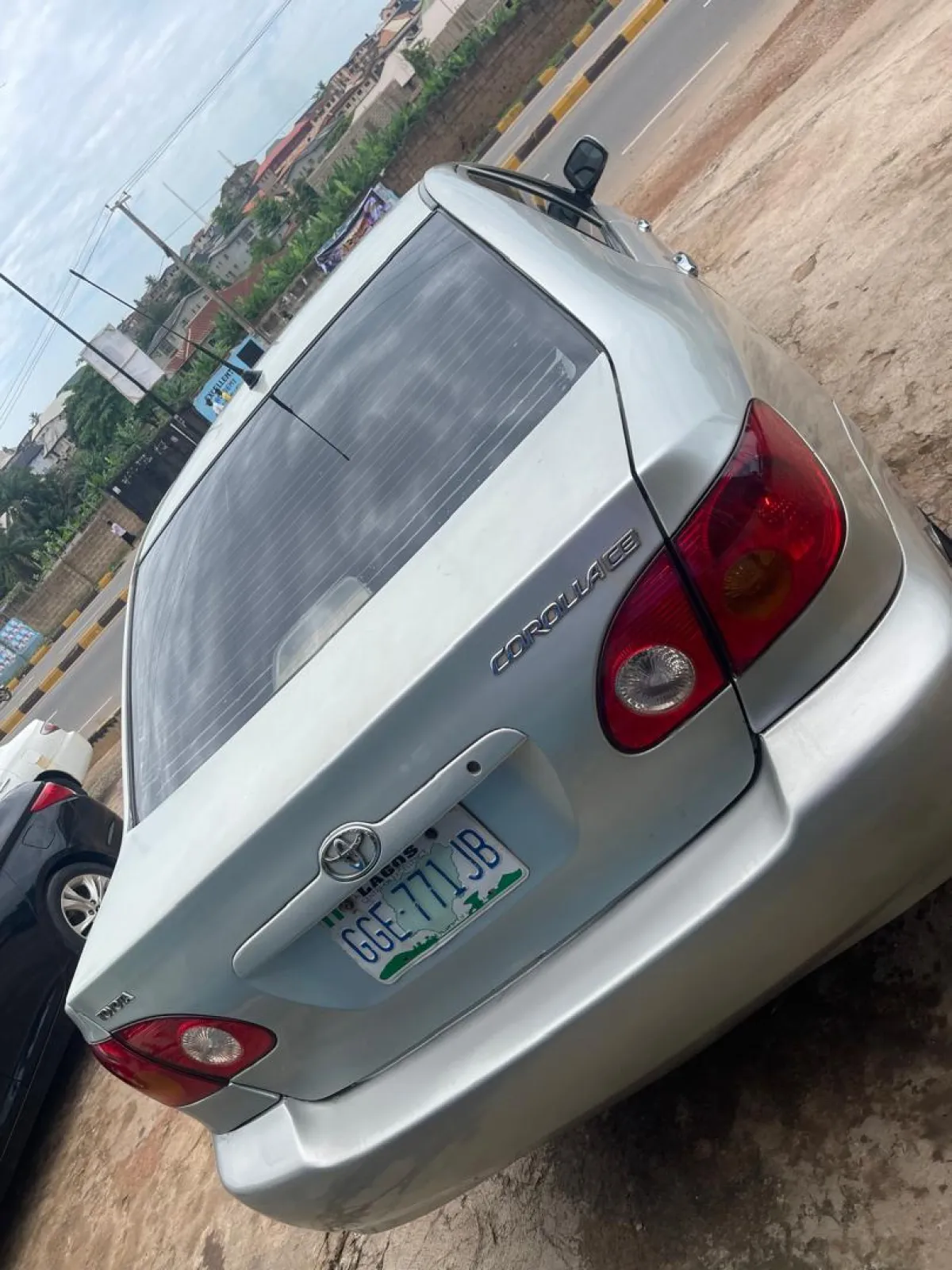 Toyota Corolla - Image 2
