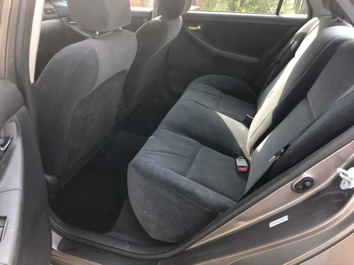 Toks 2004 Toyota Corolla Sport - Image 3