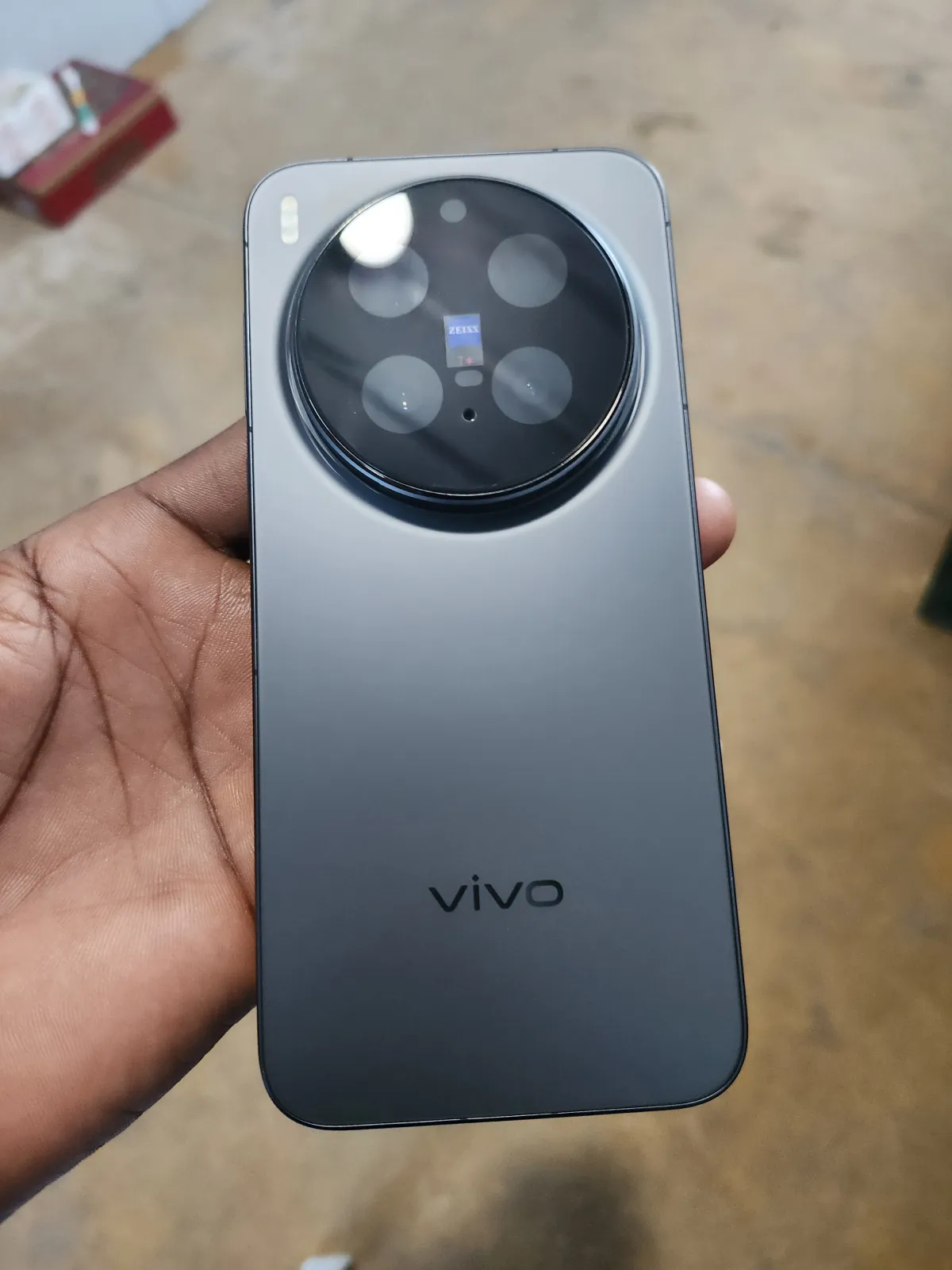 Global version of Vivo x300pro - Image 2