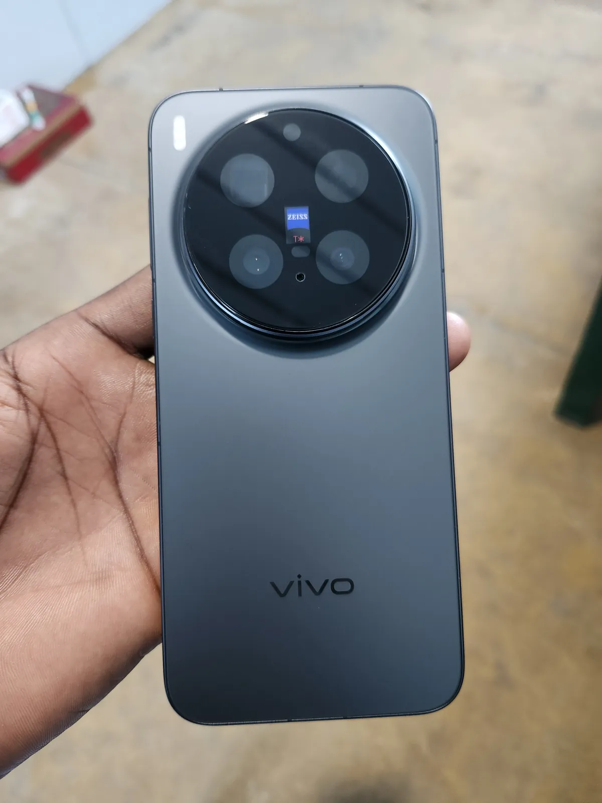 Global version of Vivo x300pro - Image 3