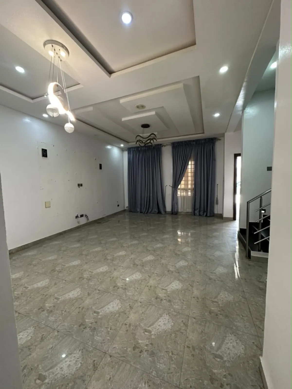 4Bedroom terrace rent ikate - Image 3