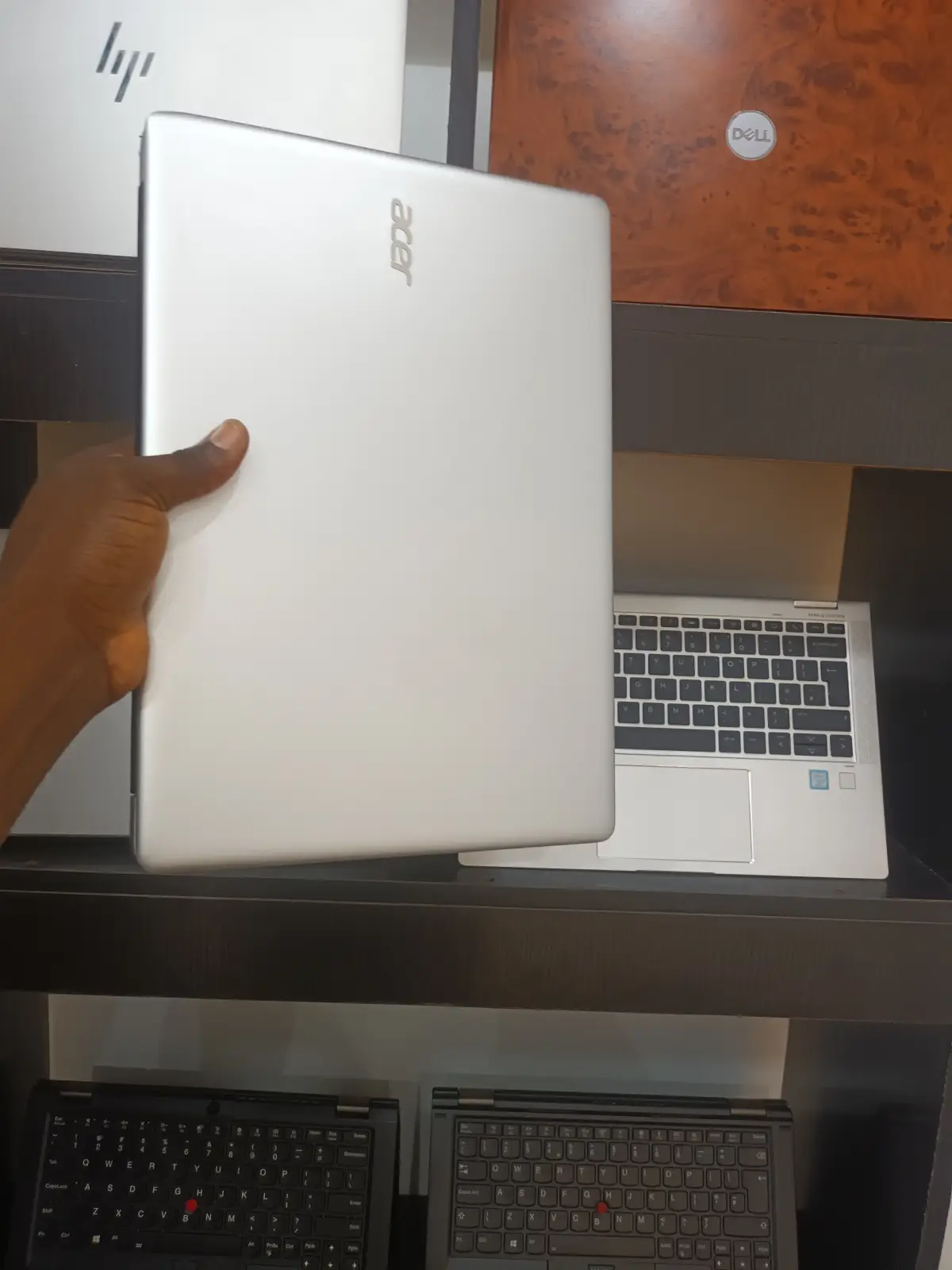 Acer TravelMate - Image 2