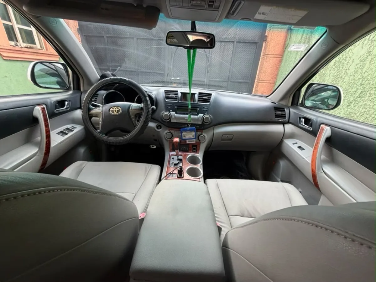 2024 EntryFirst User 2009 Toyota Highlander Limited (First Body) - Image 2