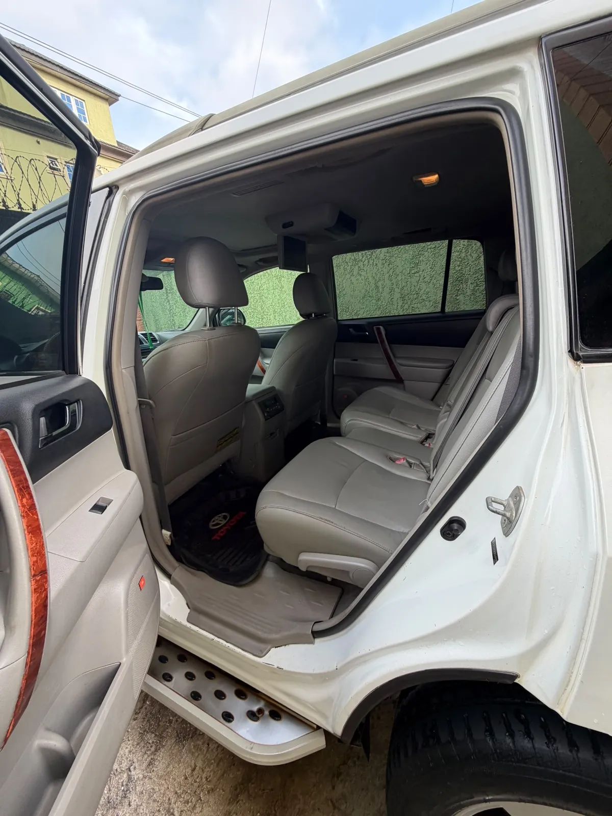 2024 EntryFirst User 2009 Toyota Highlander Limited (First Body) - Image 4