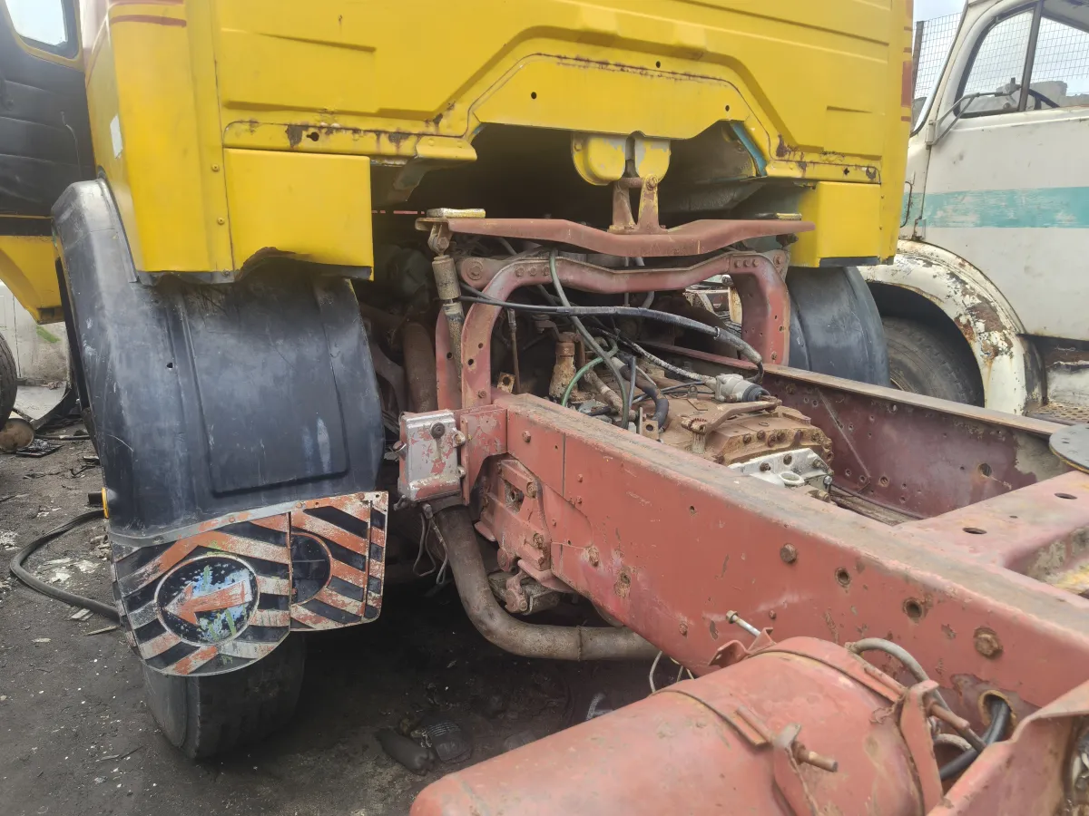 Truck Cap and Chassis for sale - Image 6